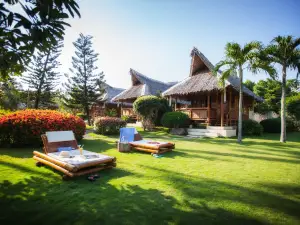 Pura Vida Beach & Dive Resort